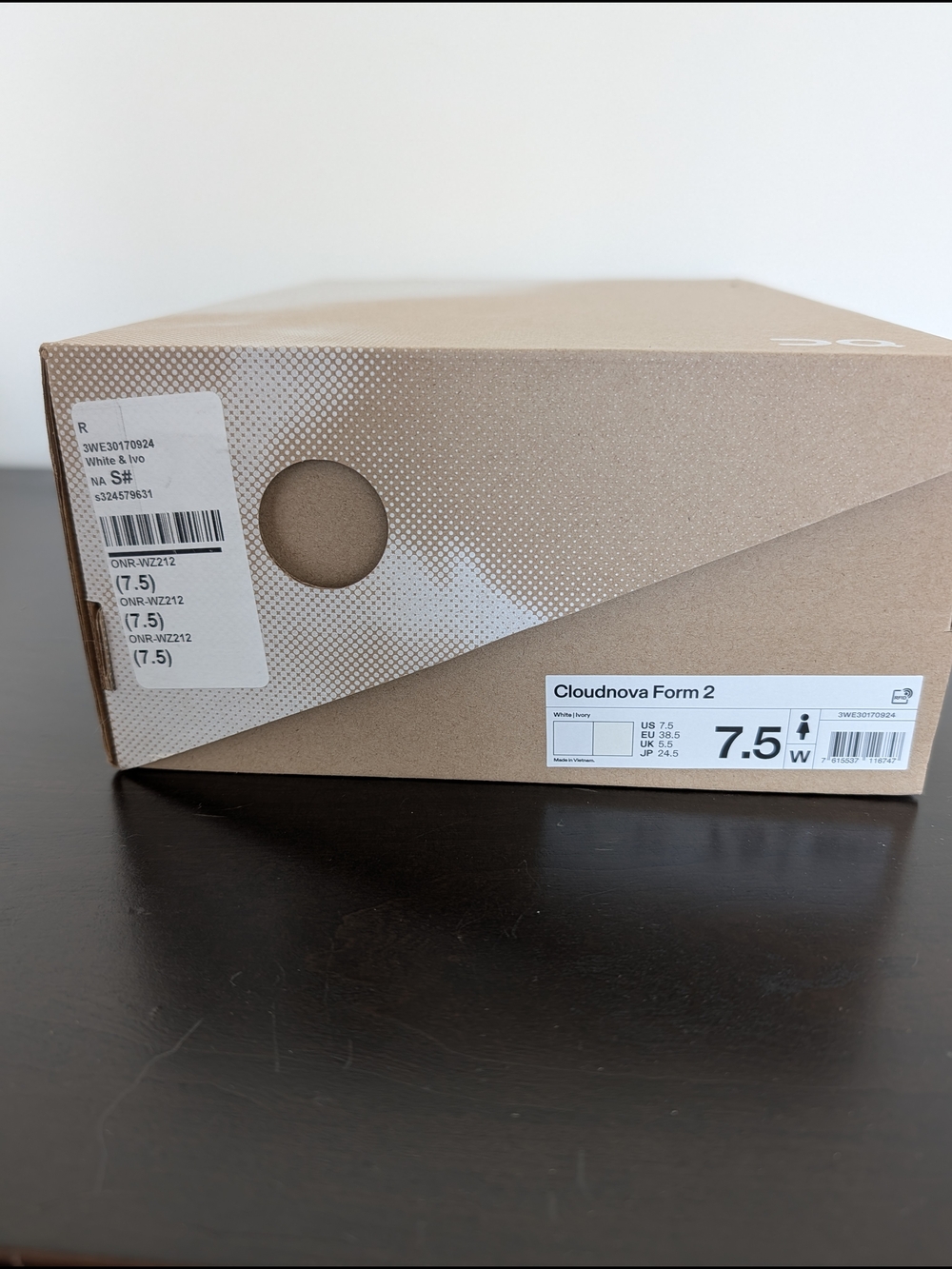 NIB On Running Women’s Athletic Sneakers - White with Gum Sole - Picture 4 of 4